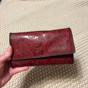 Relic Tri-Fold Snap Wallet Red&Brown Paisley Tooled Vegan Leather